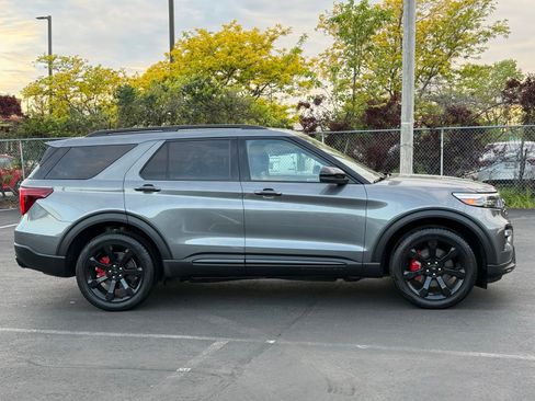 Used 2023 Ford Explorer ST w/ Equipment Group 401A AWD/4WD image 3