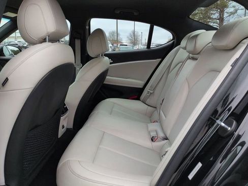 Used 2025 Genesis G70 2.5T image 13