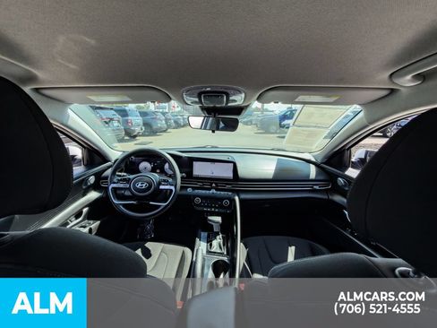 Used 2024 Hyundai Elantra SEL FWD image 15