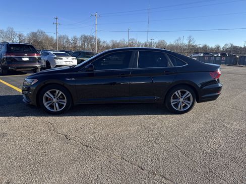 Used 2021 Volkswagen Jetta R-Line image 2