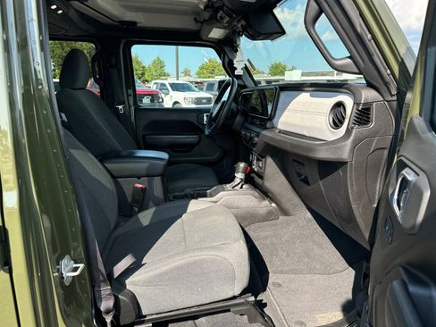 Used 2024 Jeep Wrangler Unlimited Sport AWD/4WD image 18