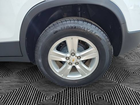 Used 2018 Chevrolet Trax LT w/ LT Convenience Package FWD image 14