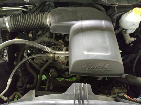 Used 2021 RAM 1500 Classic SLT AWD/4WD image 30