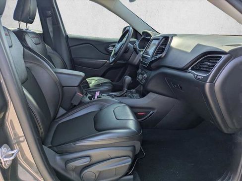 Used 2019 Jeep Cherokee Trailhawk w/ Comfort/Convenience Group AWD/4WD image 21