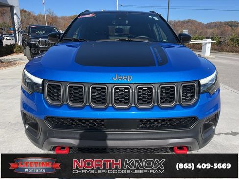 Used 2025 Jeep Compass Trailhawk w/ Trailhawk Elite Group image 30