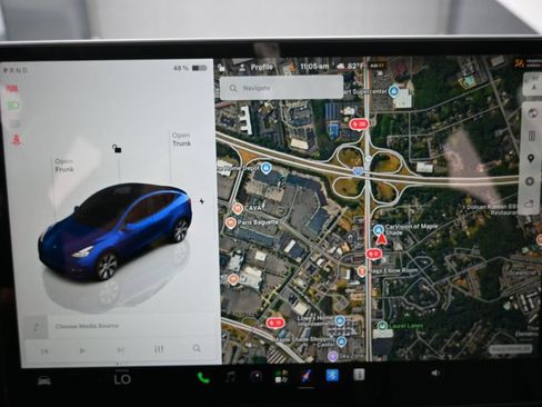 Used 2023 Tesla Model Y Long Range AWD/4WD image 9