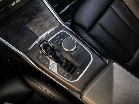 Used 2022 BMW 330i Sedan w/ Driving Assistance Package image 23