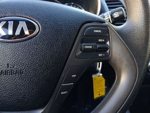 Used 2018 Kia Forte LX image 17