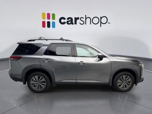 Used 2022 Nissan Pathfinder SV w/ SV Black Package AWD/4WD image 6