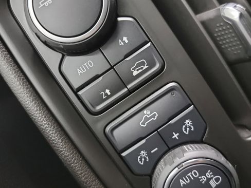 Used 2022 Chevrolet Silverado 1500 Custom image 33