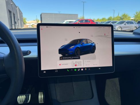Used 2022 Tesla Model Y Performance AWD/4WD image 10