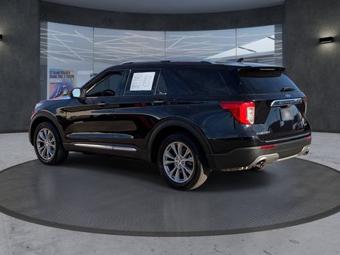 Used 2024 Ford Explorer Limited AWD/4WD image 4