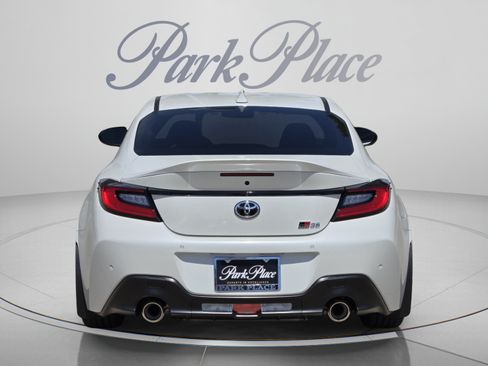 Used 2025 Toyota GR86 Premium w/ Performance Package RWD image 4