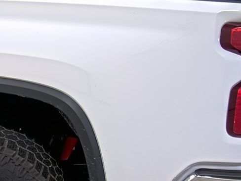 Used 2024 Chevrolet Silverado 2500 LT AWD/4WD image 9