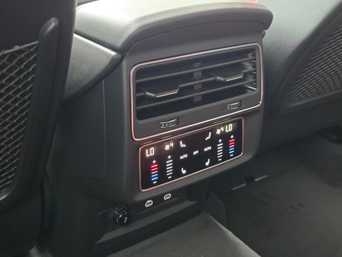 New 2026 Audi SQ8 Premium Plus AWD/4WD image 18