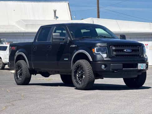 Used 2014 Ford F150 FX4 w/ Equipment Group 401A Mid AWD/4WD image 9