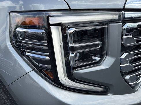Certified 2024 GMC Sierra 1500 Denali AWD/4WD image 11