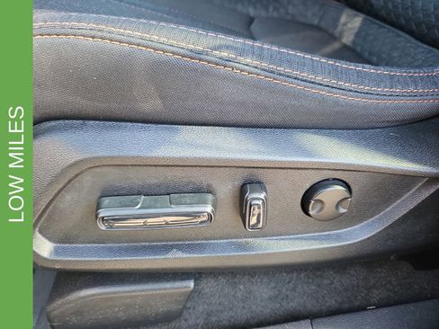 Used 2025 Honda Pilot Sport image 32