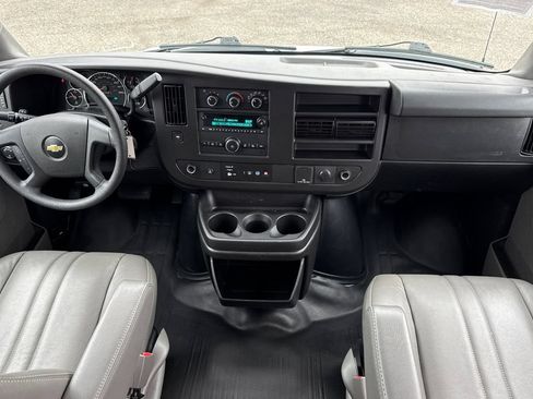 Used 2020 Chevrolet Express 3500 LS RWD image 15