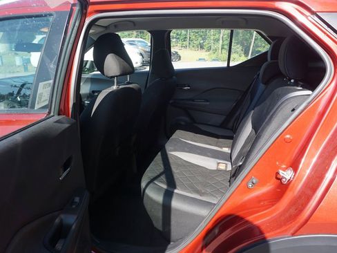 Used 2019 Nissan Kicks SV FWD image 11