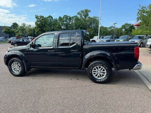 Used 2016 Nissan Frontier SV w/ SV Value Truck Package AWD/4WD image 4