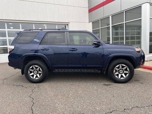 Used 2020 Toyota 4Runner TRD Off-Road Premium AWD/4WD image 28