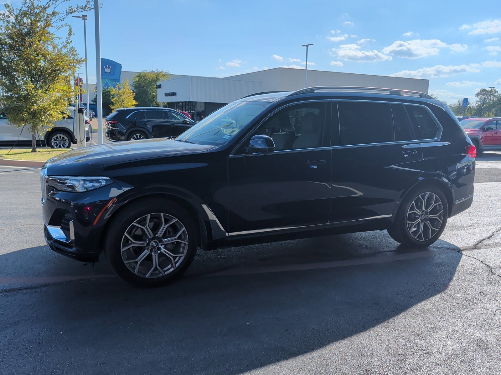 Used 2020 BMW X7 xDrive40i w/ Executive Package AWD/4WD image 3