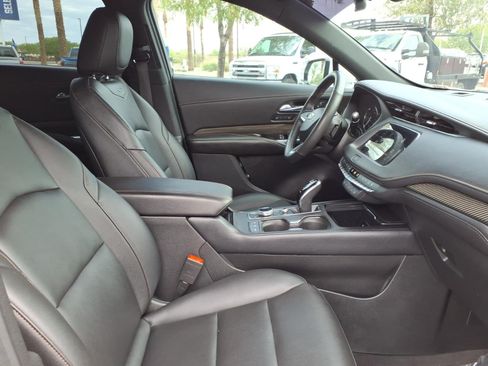 Used 2022 Cadillac XT4 Sport w/ Cold Weather Package FWD image 11