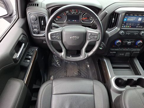 Used 2022 Chevrolet Silverado 1500 LT Trail Boss w/ Convenience Package II image 11