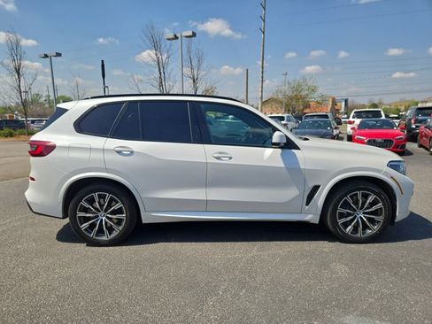 Used 2022 BMW X5 xDrive40i w/ M Sport Package AWD/4WD image 5