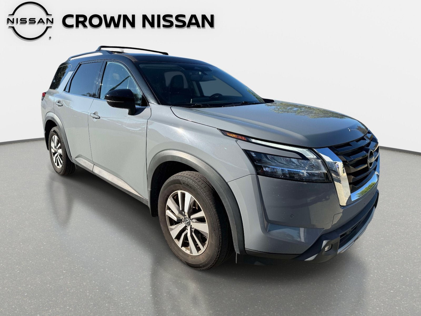 Used 2022 Nissan Pathfinder SL AWD/4WD image 9
