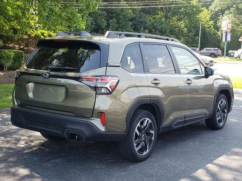 Used 2025 Subaru Forester Limited AWD/4WD image 3