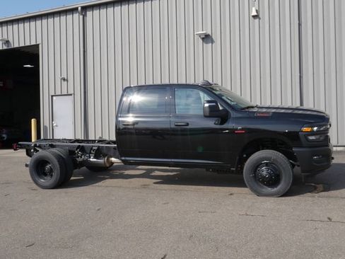 New 2026 RAM 3500 Tradesman w/ Safety Group AWD/4WD image 5