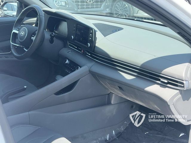 Certified 2025 Hyundai Elantra Sport FWD image 26