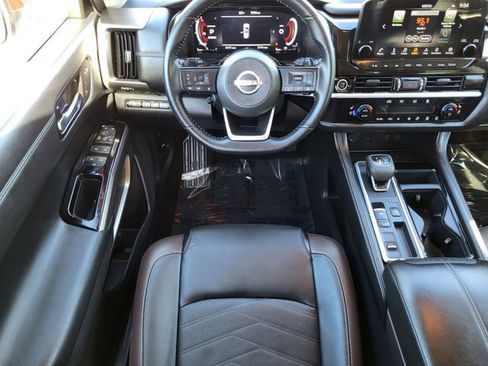 Certified 2024 Nissan Pathfinder Platinum w/ Black Appearance Package image 20