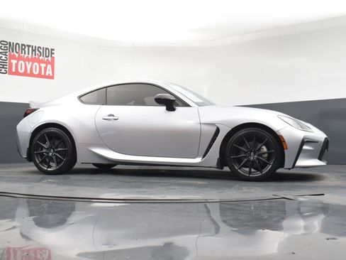 Used 2024 Toyota GR86 Premium RWD image 29
