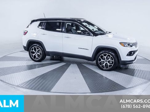 Used 2025 Jeep Compass Limited AWD/4WD image 13