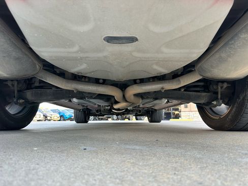 Used 2018 Ford Explorer Platinum image 31