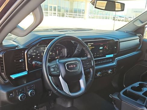Used 2025 GMC Sierra 1500 SLT image 10