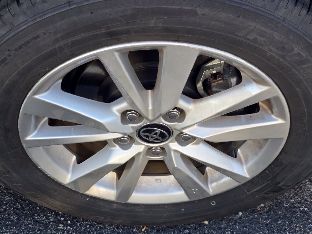 Used 2025 Toyota Camry LE FWD image 10
