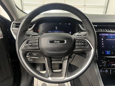 Used 2023 Jeep Grand Cherokee Limited image 26