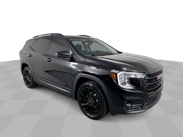 Used 2024 GMC Terrain SLT w/ Infotainment Package II AWD/4WD image 2