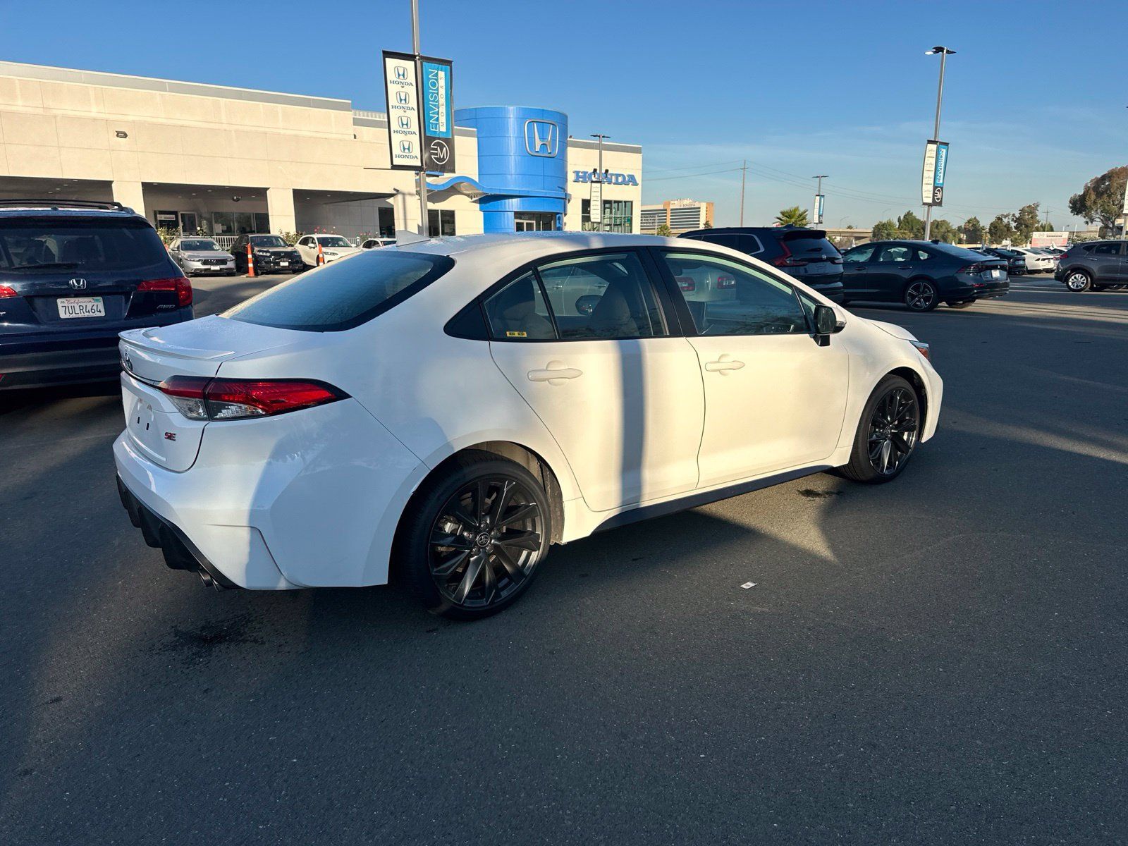Used 2024 Toyota Corolla SE FWD image 3