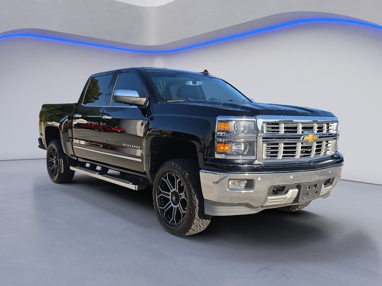 Used 2015 Chevrolet Silverado 1500 LTZ Z71 w/ LTZ Plus Package AWD/4WD image 6