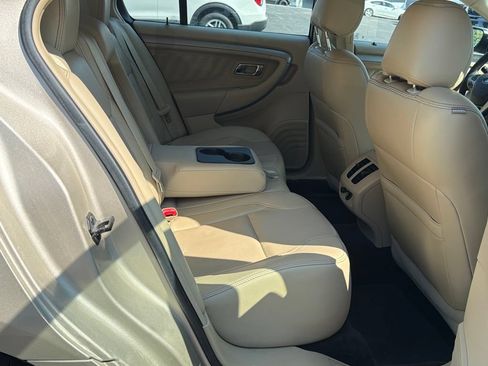 Used 2018 Ford Taurus SEL w/ Equipment Group 201A FWD image 20