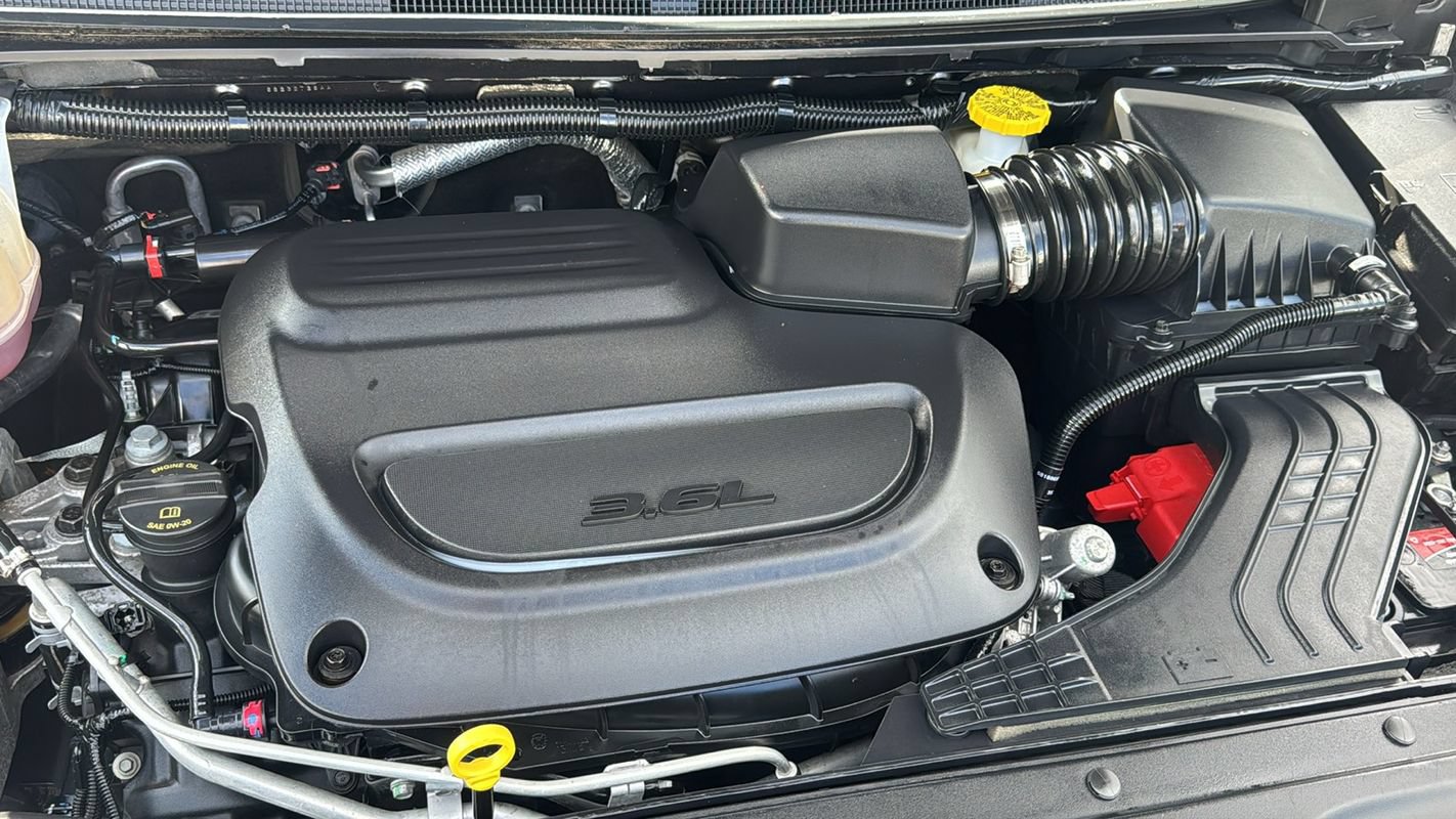 Used 2023 Chrysler Voyager LX FWD image 34