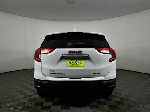 Used 2024 GMC Terrain SLE image 12