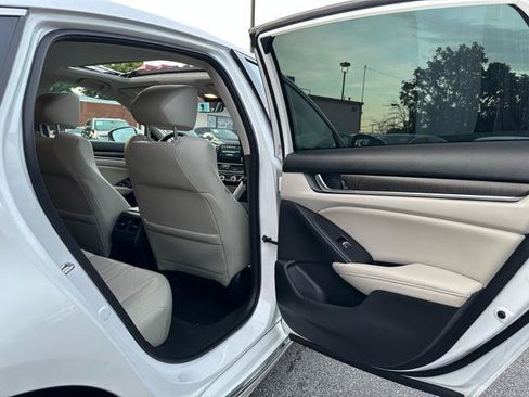 Used 2018 Honda Accord EX-L image 16