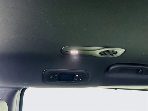 New 2026 Chrysler Voyager LX image 18