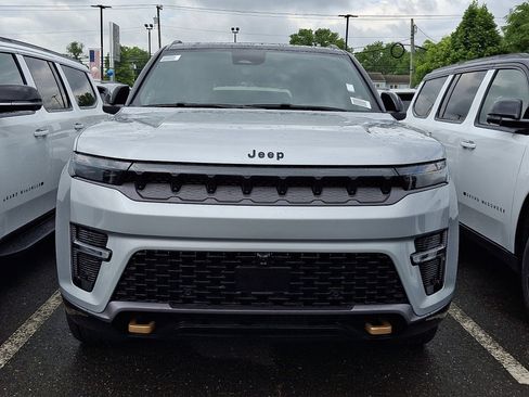 New 2026 Jeep Grand Wagoneer 4WD image 2